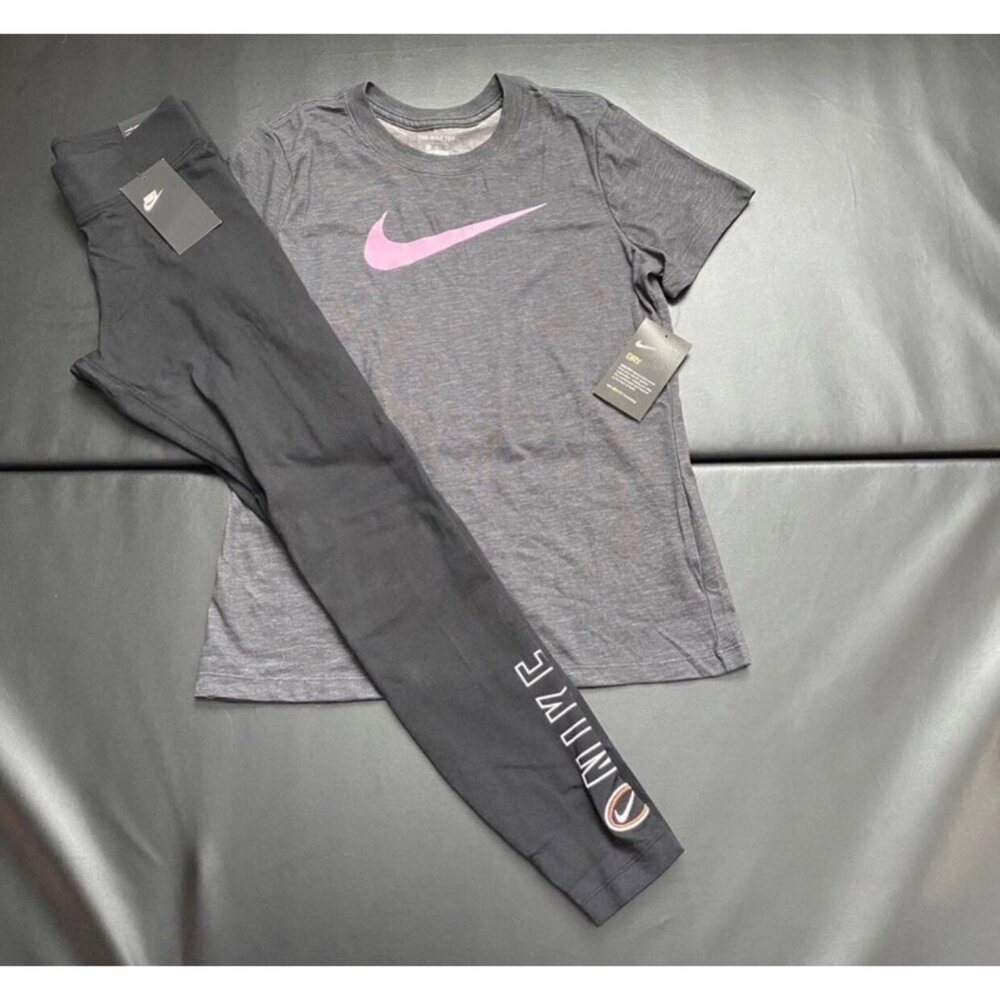 NWT Nike Leggings & Tee Set Women's Size Small